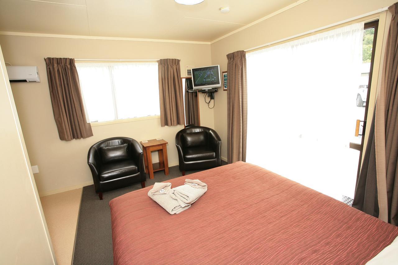 Oamaru TOP 10 Holiday Park Bagian luar foto